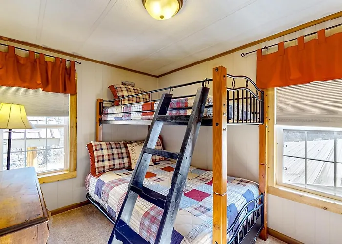 Pine Woods Cabin