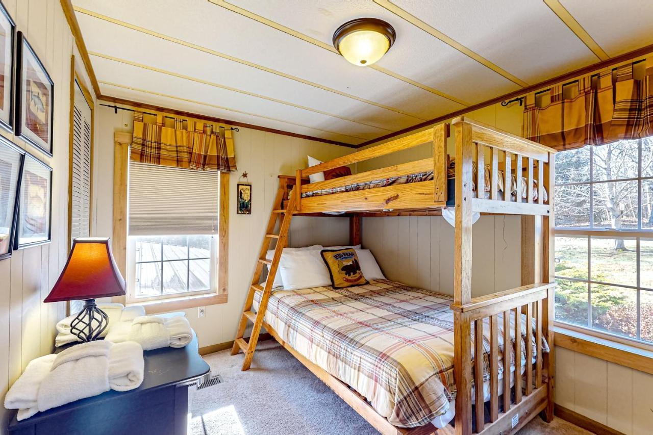 Pine Woods Holiday home McHenry